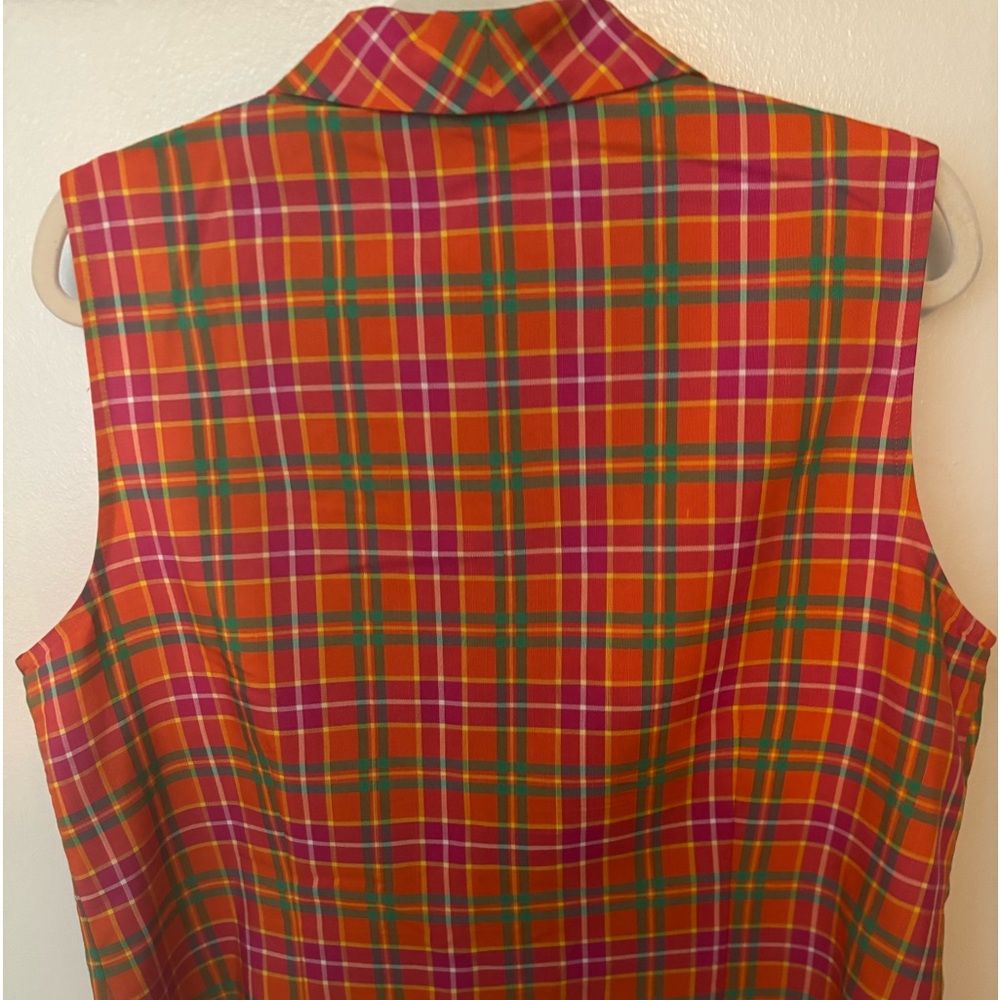 SAG HARBOR plaid multi orange sleeveless blouse. - Picture 2 of 4
